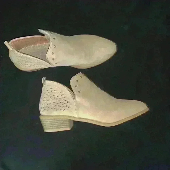 Woman’s booties size 37 - Picture 4 of 4